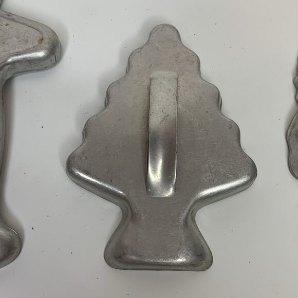 3 Vintage Christmas Tin Aluminum Cookie Cutters Gingerbread Man Santa Tree - Picture 3 of 9